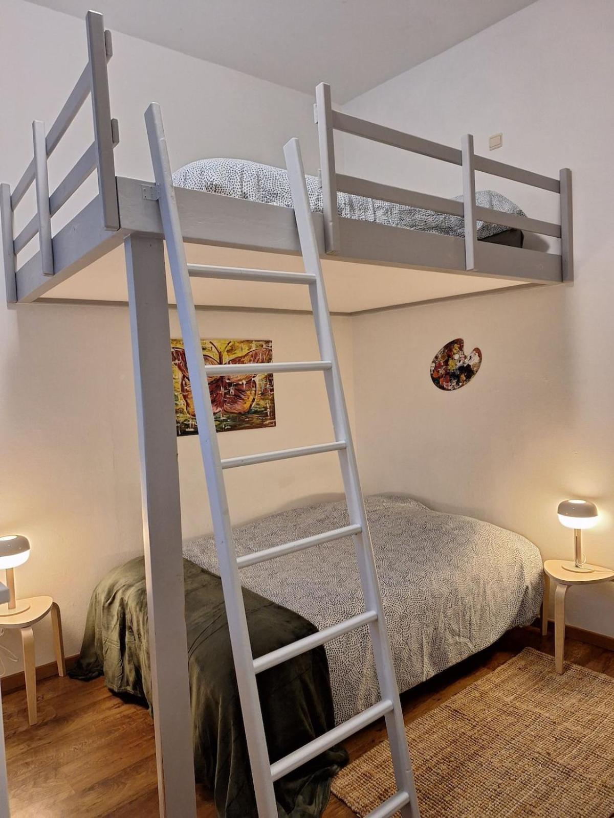 Alicia's Duplex European Quarter Apartamento